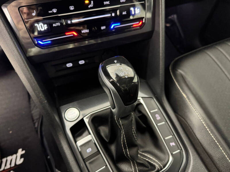 2022 Volkswagen Tiguan SE R-Line Black