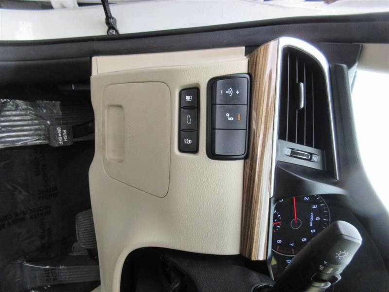 2019 Kia Cadenza Premium