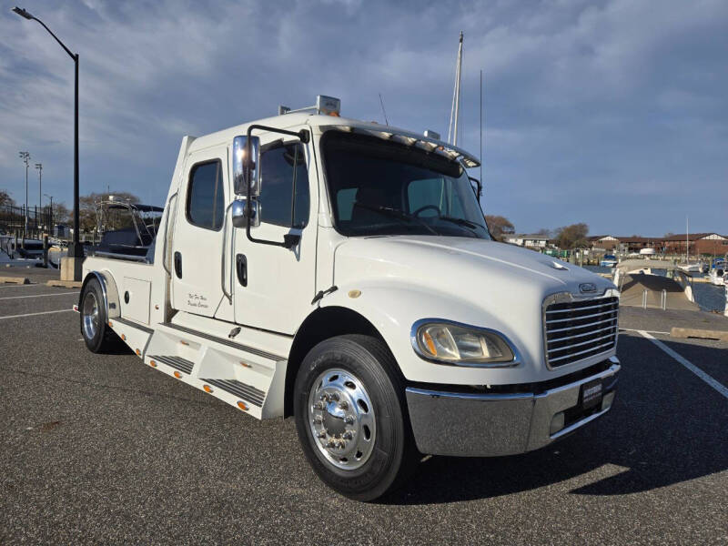 2005 Freightliner M2 106