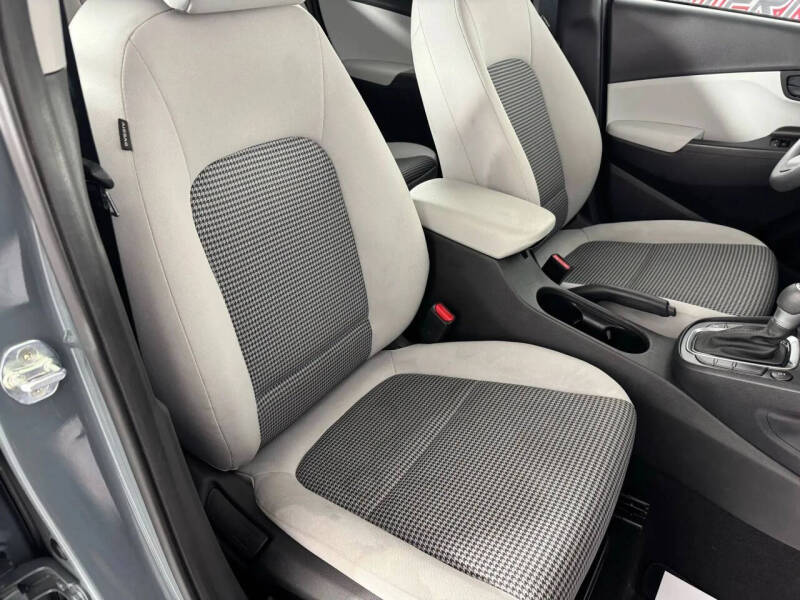 2022 Hyundai Kona SE