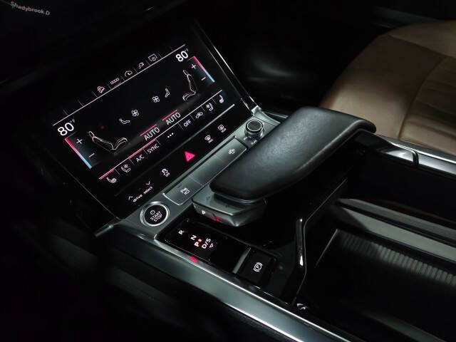 2022 Audi e-tron quattro Premium Plus