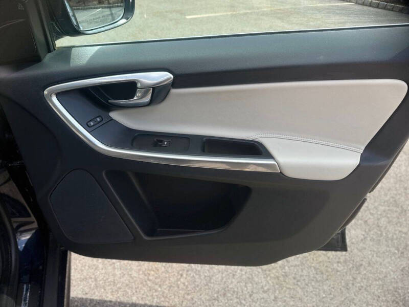2017 Volvo XC60 T6 Dynamic