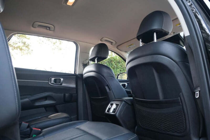 2022 Kia Sorento Hybrid S