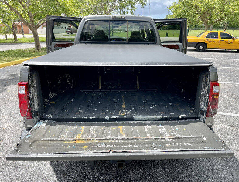 2003 FORD F-350 Pickup - $15,995