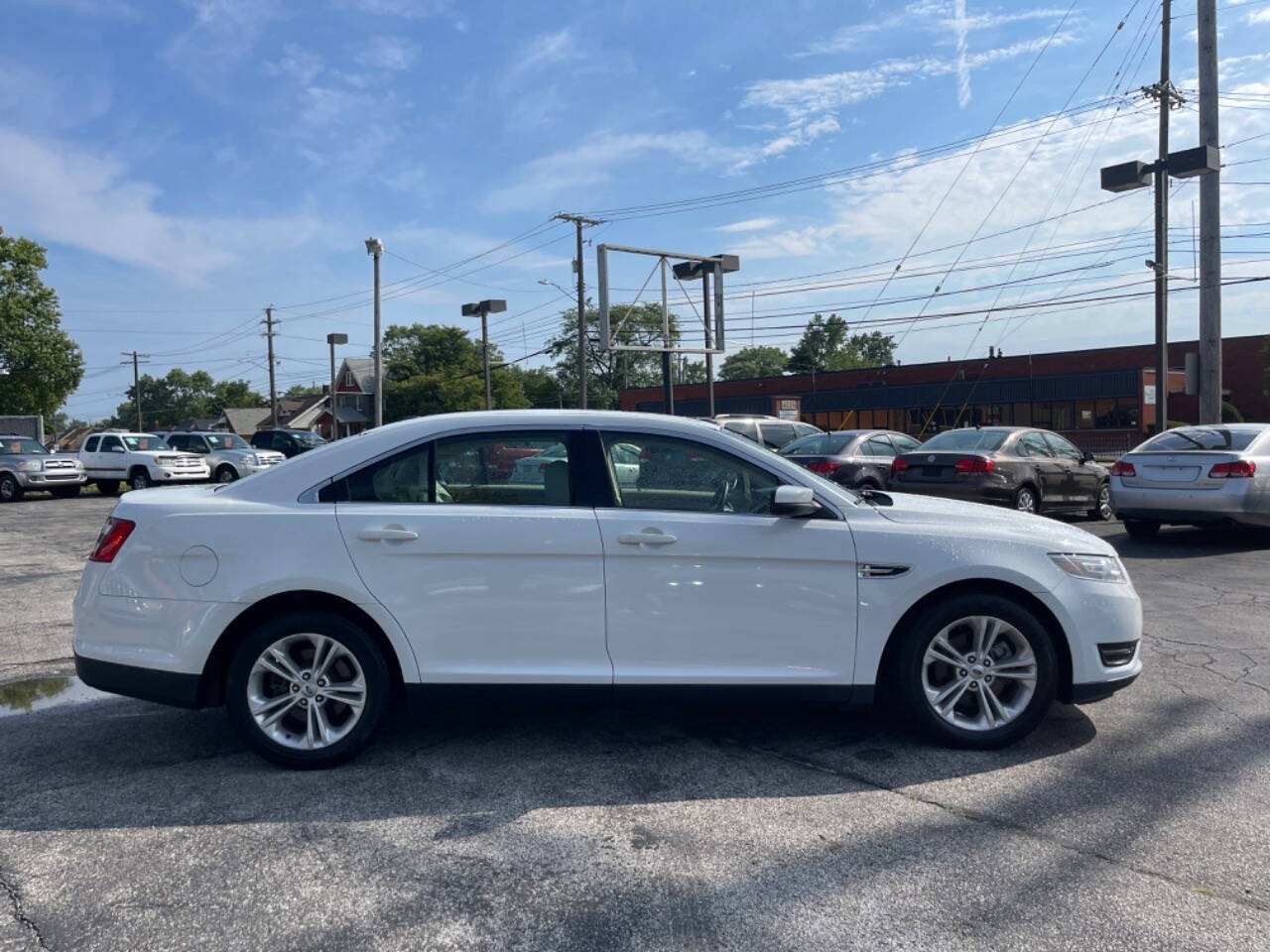 2018 Ford Taurus for sale at AVS AUTO GROUP LLC in CLEVELAND, OH