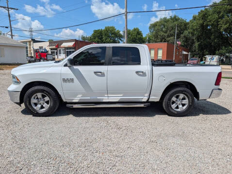 2016 RAM 1500 SLT