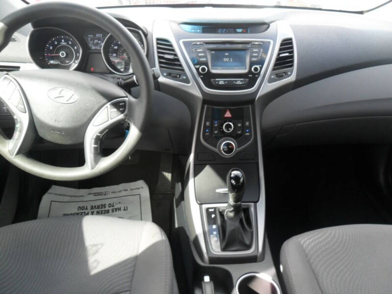 2016 Hyundai Elantra SE