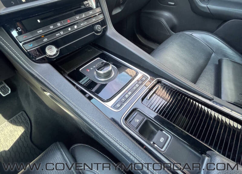 2019 Jaguar F-PACE S