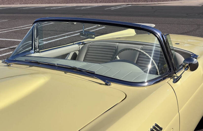 1957 Ford Thunderbird