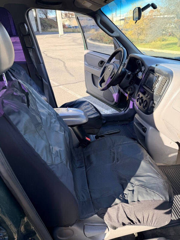 2002 Ford Escape XLS Choice