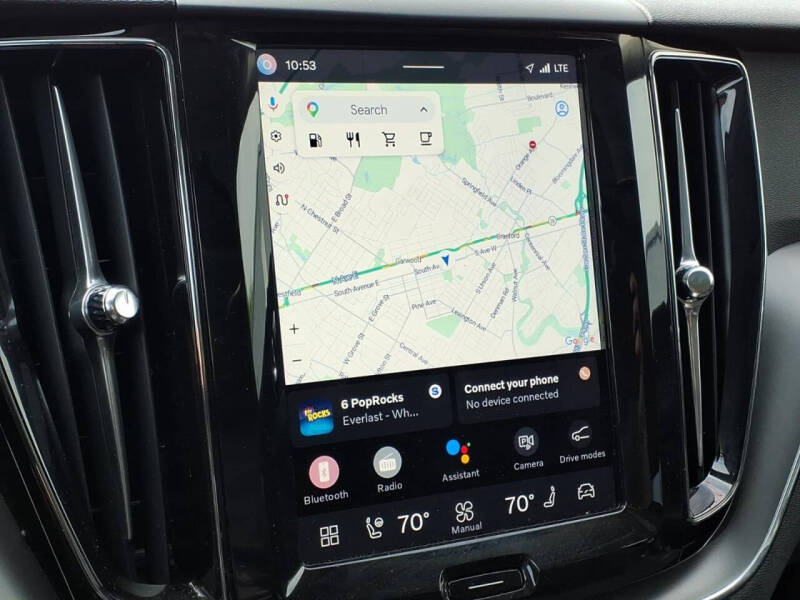 2025 Volvo XC60 B5 Core Dark Theme