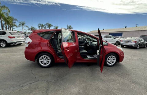 2014 Toyota Prius v Two