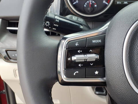 2024 Kia Carnival EX