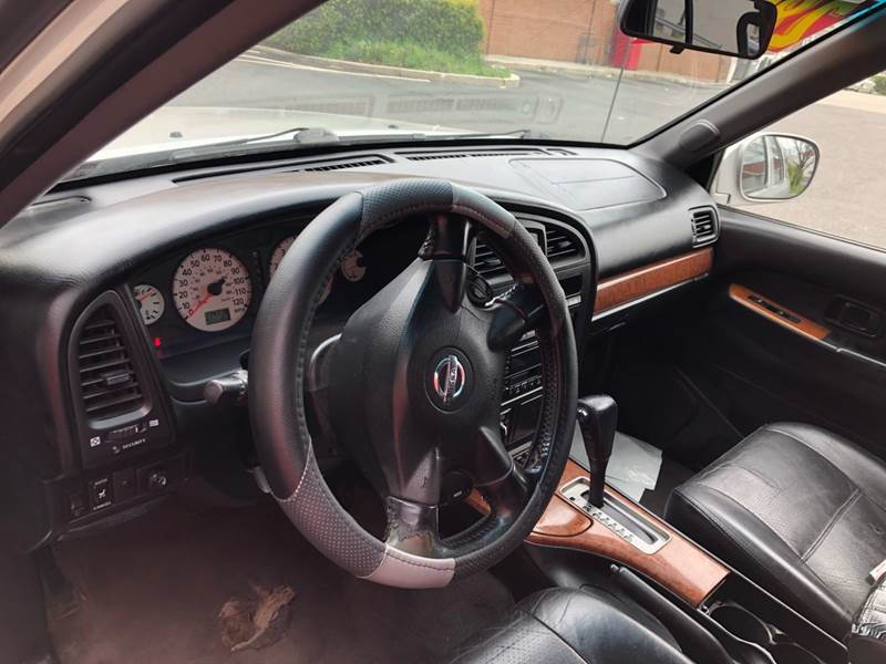 2003 Nissan Pathfinder LE