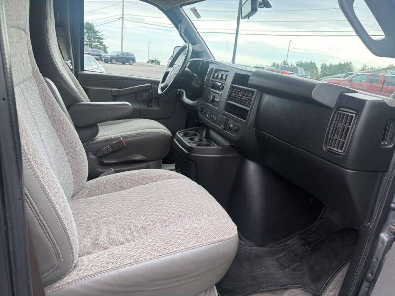 2017 Chevrolet Express LT 3500