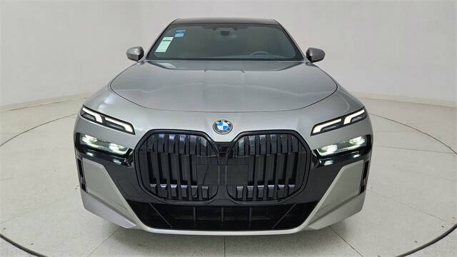2023 BMW 7 Series 740i