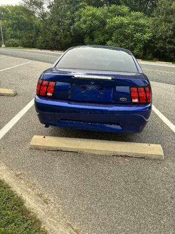 2004 Ford Mustang