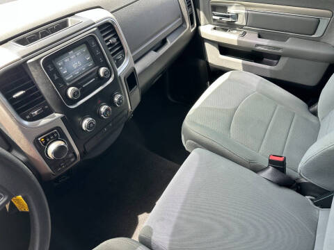 2017 RAM 1500 SLT