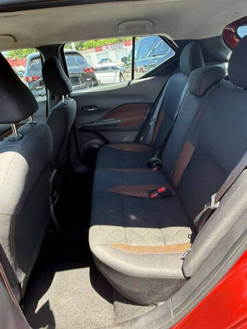 2020 Nissan Kicks SR