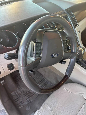 2010 Ford Taurus Limited