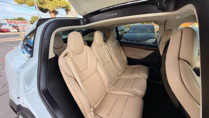 2016 Tesla Model X P90D