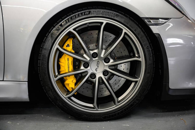 2016 Porsche Cayman GT4