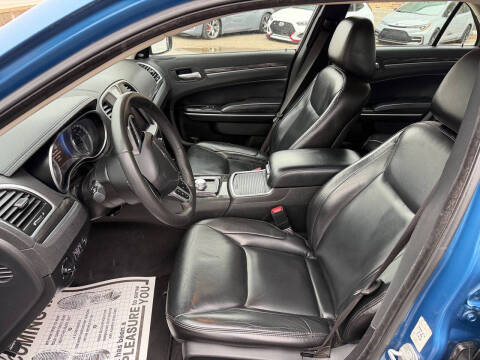 2022 Chrysler 300 Touring L