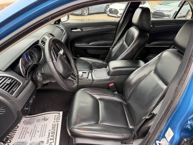 2022 Chrysler 300 Touring L