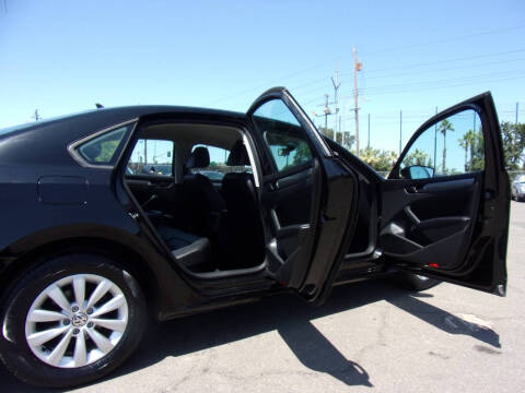 2014 Volkswagen Passat 1.8T S PZEV