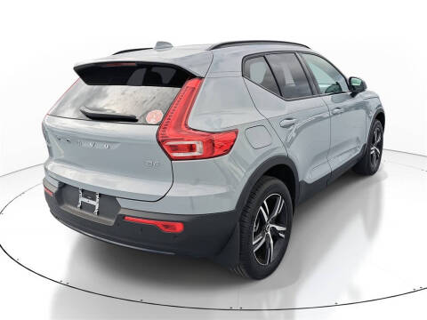 2026 Volvo XC40 B4 Core