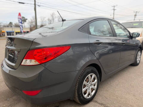 2012 Hyundai Accent GLS