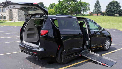 2024 Chrysler Voyager LX