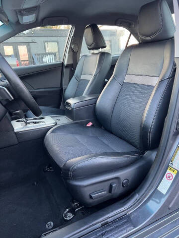 2012 Toyota Camry SE