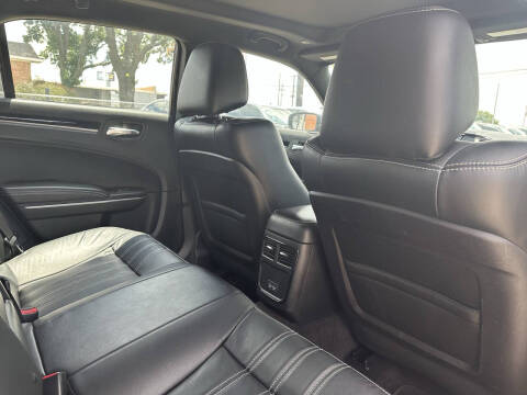 2018 Chrysler 300 S