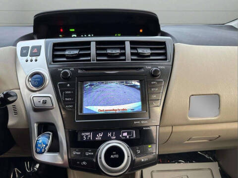 2013 Toyota Prius v Five