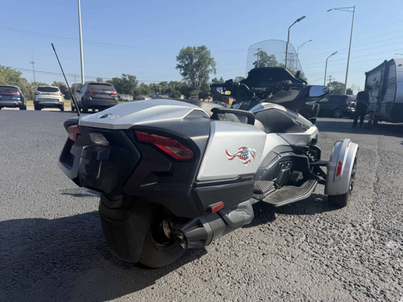 2023 Can-Am Spyder RT