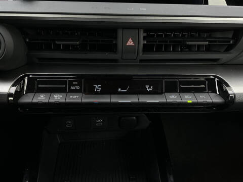 2025 Toyota Prius LE