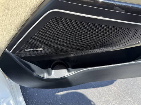 2017 Kia Cadenza Premium