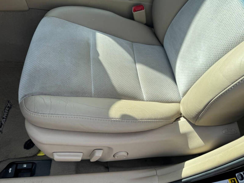 2014 Toyota Camry Hybrid LE