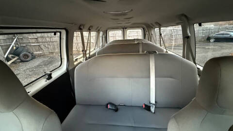 2011 Ford E-Series E-350 SD XL