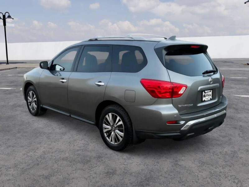 2020 Nissan Pathfinder SV