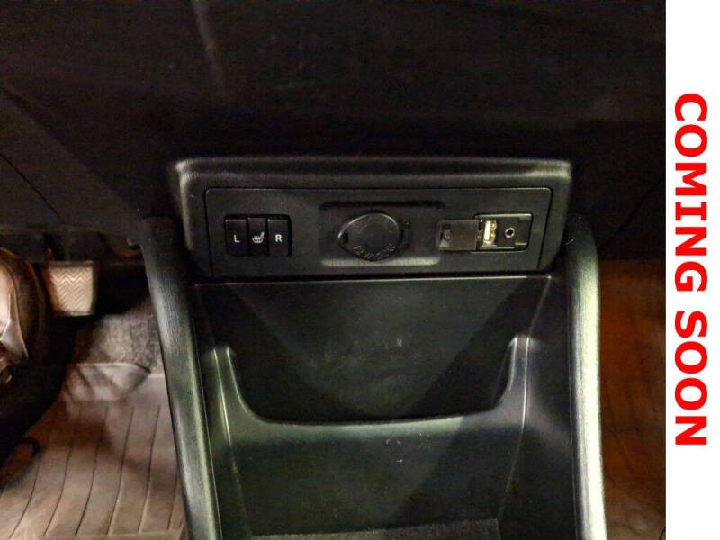 2017 Toyota Prius v Five