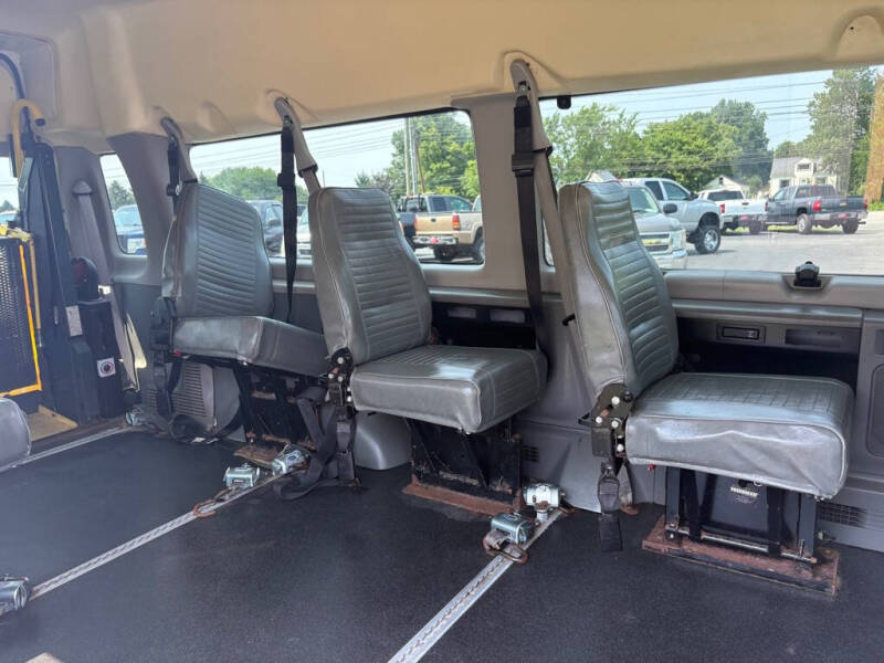 2012 Ford E-Series E-350 SD XL