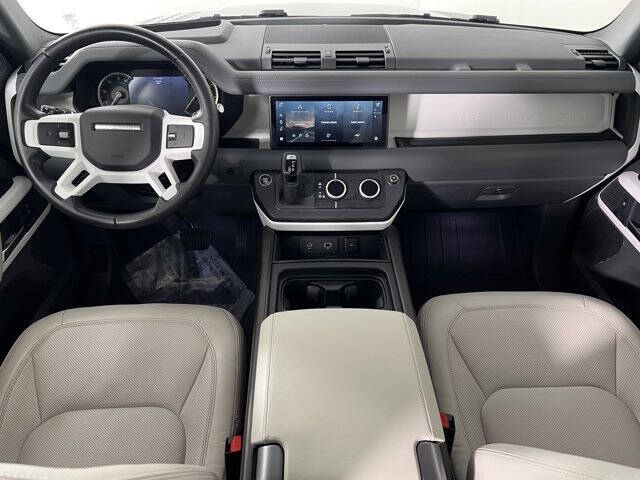 2023 Land Rover Defender 110 SE