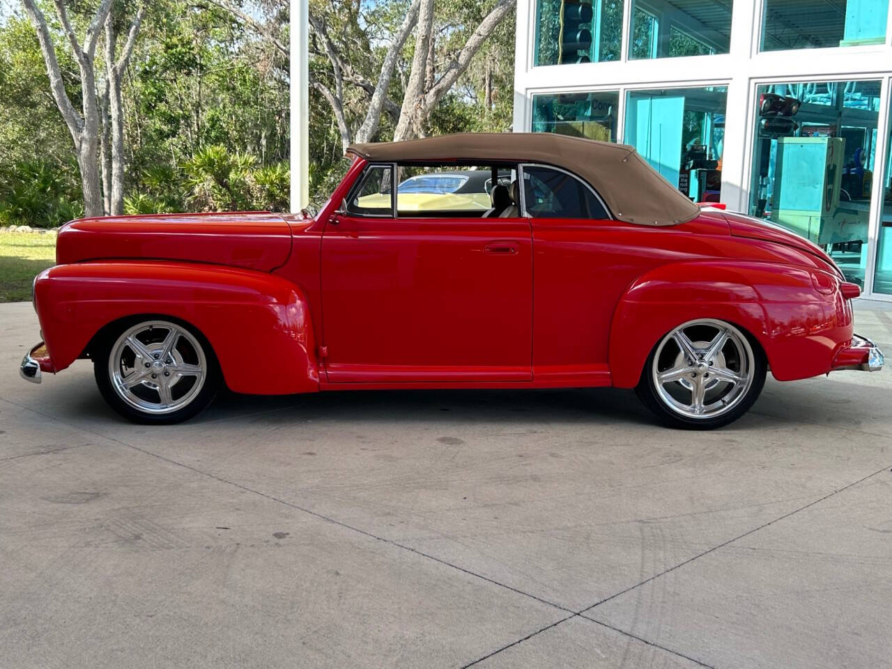 1947 Ford Super Deluxe 15