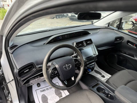 2020 Toyota Prius LE