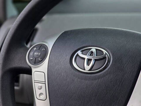 2013 Toyota Prius v Five