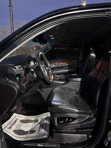 2016 Cadillac Escalade Luxury Collection