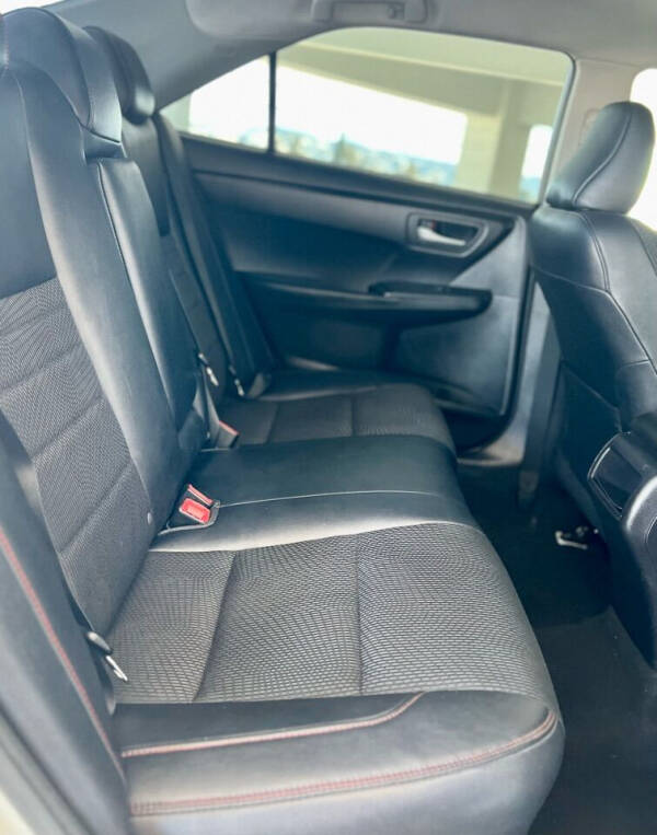 2017 Toyota Camry SE