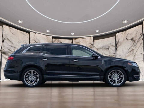 2019 Lincoln MKT Reserve